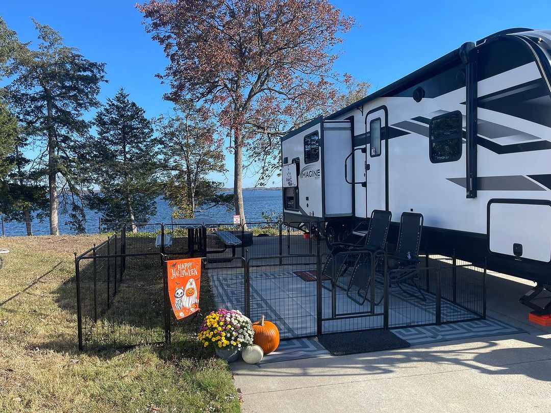 FXW DOG PLAYPEN IN RV CAMPING