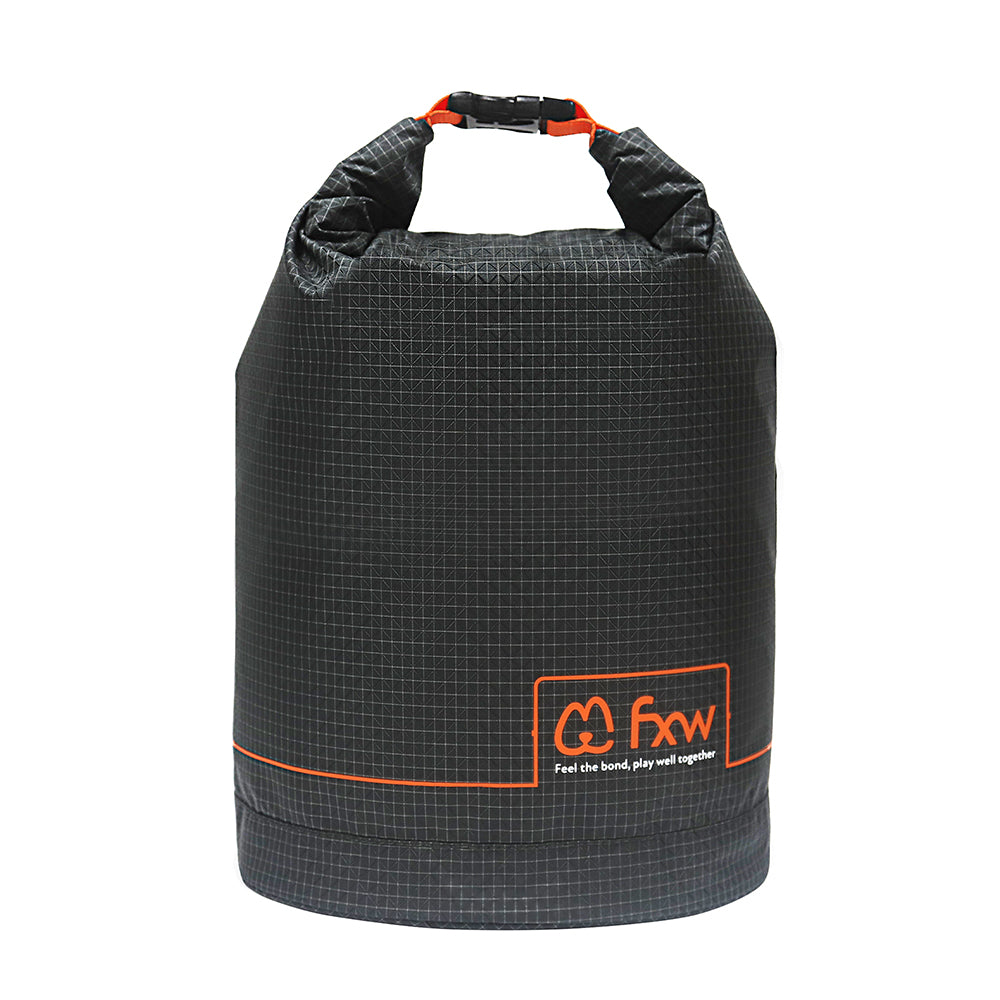 fxw portable dog food bag for outdoor use